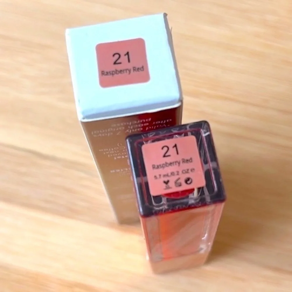 Brand New Evelier Set of 2 Lipstick Lip Gloss Pigmented Hydrating Coverage Shine